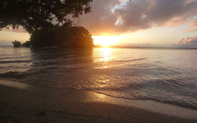 Sunrise Beach Cabanas Eco-Resort