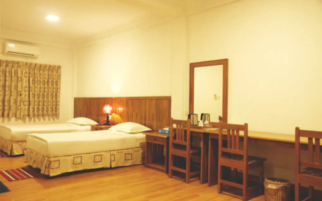 Sky Hotel Hlaing Thar Yar Yangon