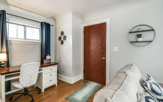 Shiny and Comfortable Oakland House