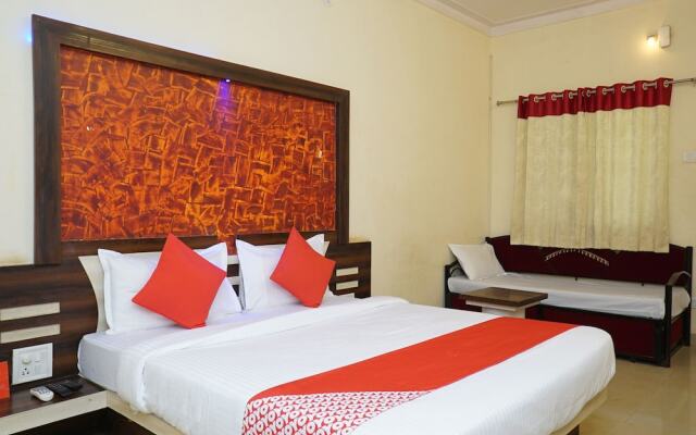 OYO 19792 Shivneri Motels