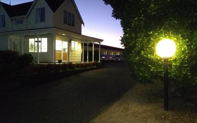 Kings Court Motel