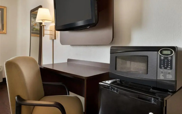 Travelodge by Wyndham Zanesville