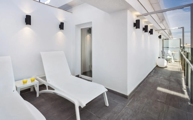 Catalonia Giralda Hotel