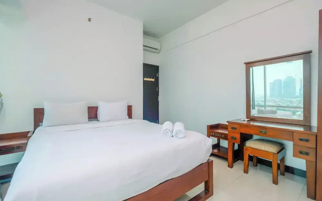 Homey And Warm 1Br Apartment At Ambassade Kuningan