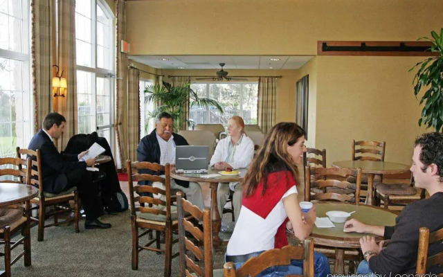 Hampton Inn & Suites Austin-Airport