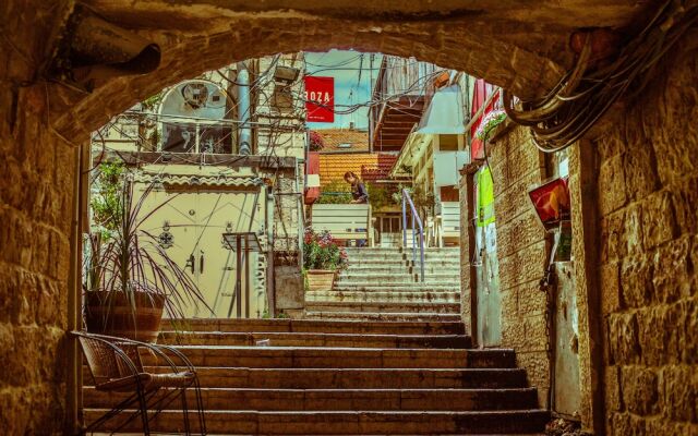 Brown Machne Yehuda
