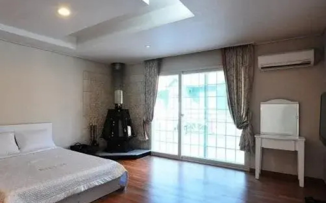 Hills 5 Resort