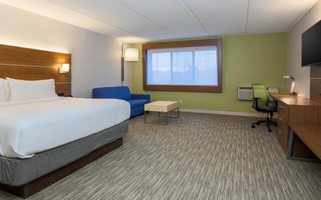 Holiday Inn Express Milwaukee-West Medical Center, an IHG Hotel