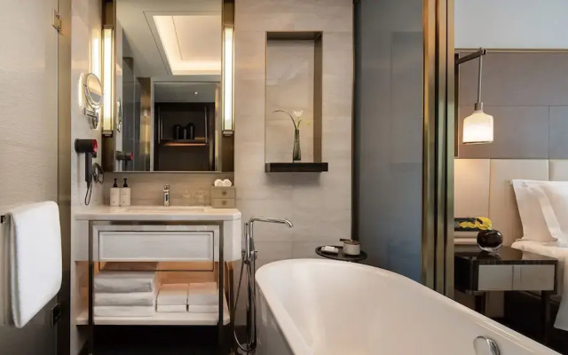 InterContinental Zhengzhou Zhengdong by IHG