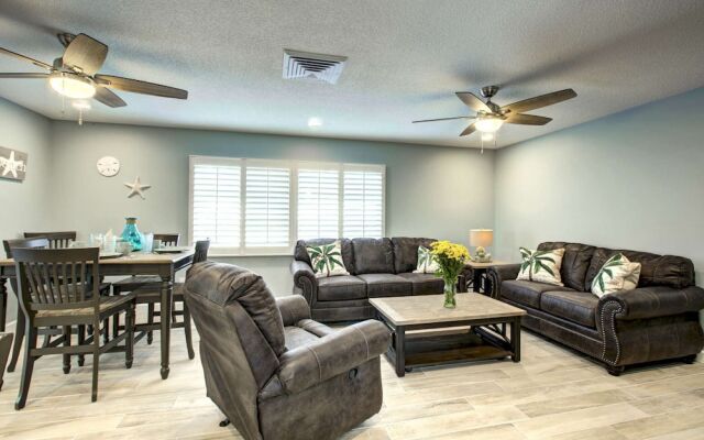 Moonmist Gorgeously Renovated Courtyard