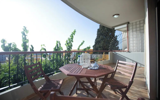 Akl - Chic Apts & Balconies in Batroun