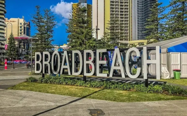 Oracle Broadbeach Apartments