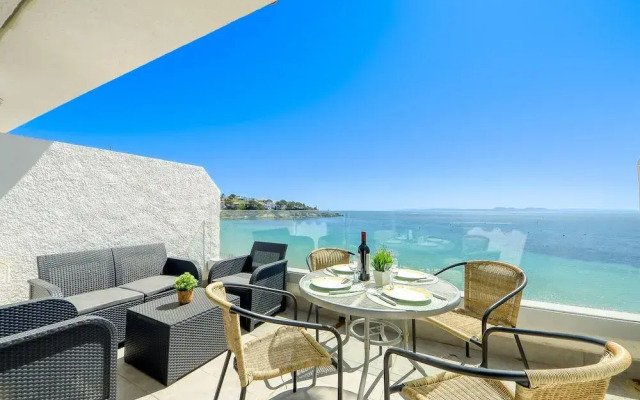 Pretty Apartment With Balcony