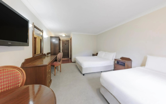 Elizabethan Lodge
