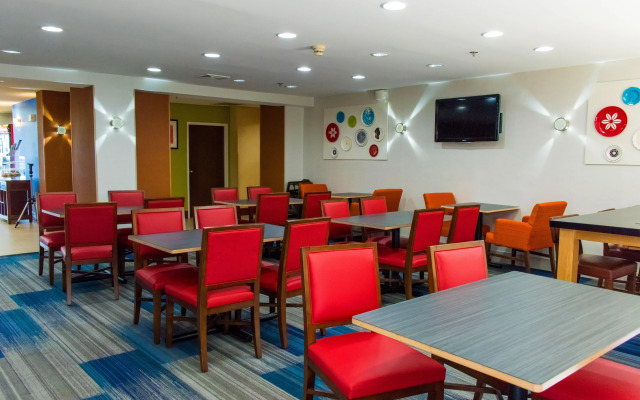 Holiday Inn Express Hotel and Suites Kinston by IHG