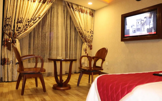 Hyders Park - The Business Hotel