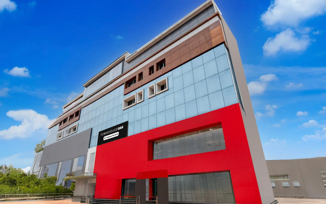 Townhouse Oak Hotel Madhuvan Grand