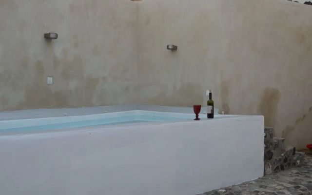 Pyrgos Old winery villa
