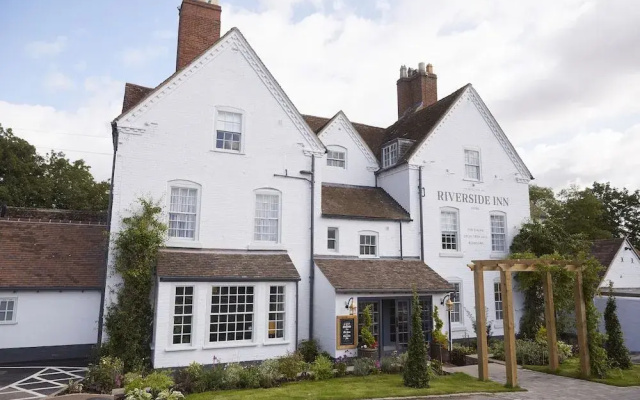 Riverside Shrewsbury by Chef and Brewer Collection