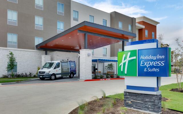 Holiday Inn Express & Suites Plano - The Colony, an IHG Hotel