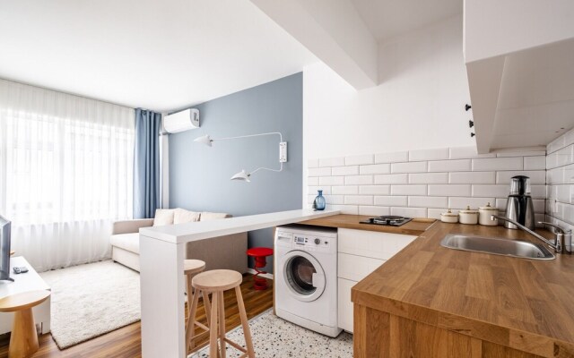 Sleek Studio Flat With Central Location in Kadikoy