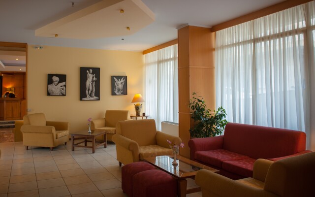 Neda Hotel