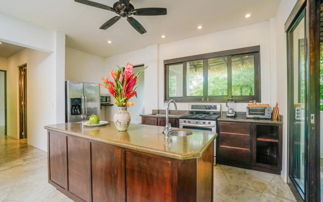 Makara Toucan Suite / 2nd Floor