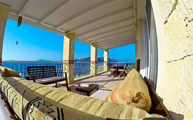 Villa Paloma by Villatatilin