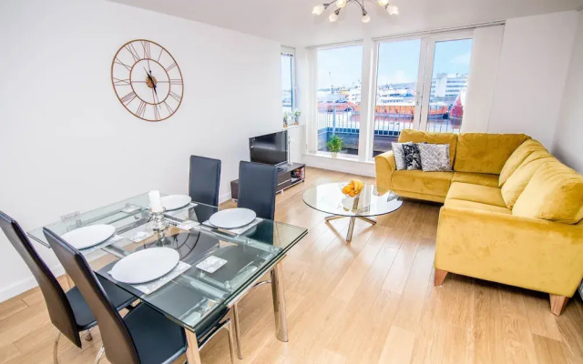 Queens Apartments - City Centre, Sea View, Free Private Parking, Luxury