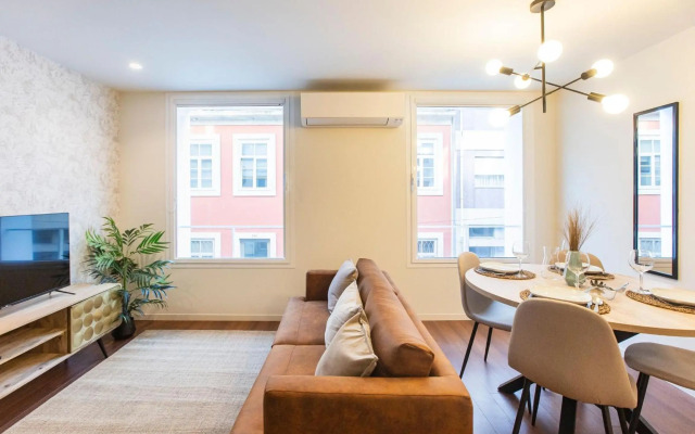 Bombarda Apartments by LovelyStay