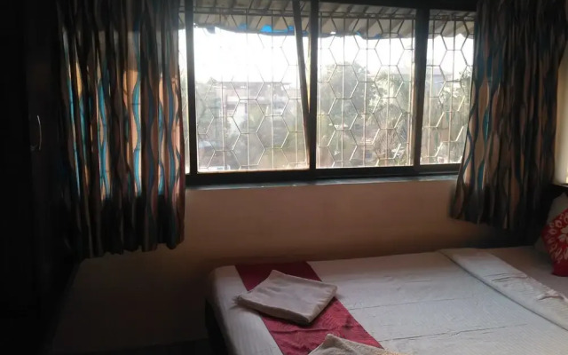 Hotel Vashi Inn