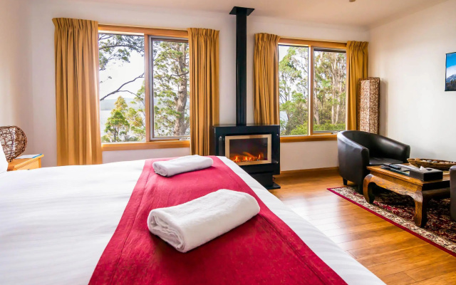 Lake St Clair Lodge – Guest Rooms – Lake St. Clair