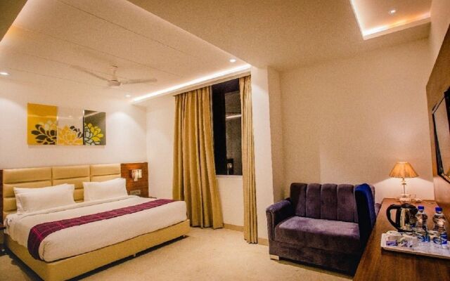 HOTEL TEN SQUARE - 5 Minutes from The Taj Mahal