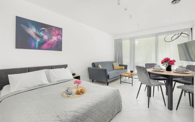 Beautiful Sea&lake Studio by Renters