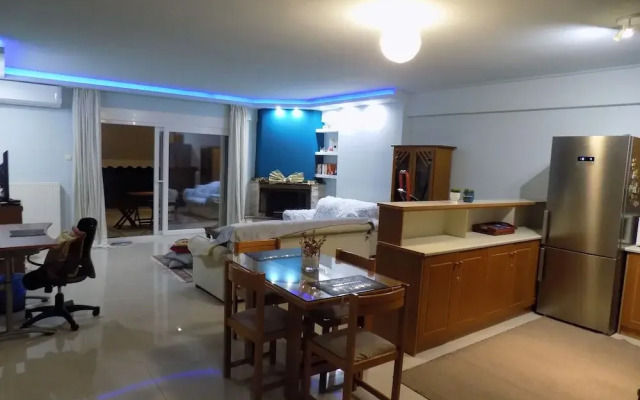 Natalys 2 Bd Gorgeous Apt in Volos