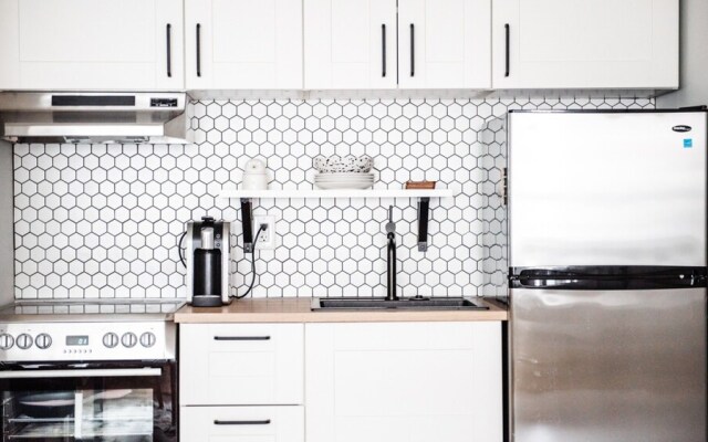 Stylish Studio Near Yonge and Eglinton