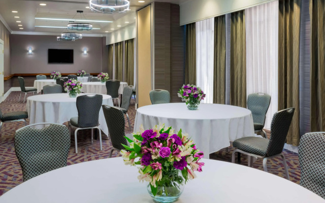 Hampton Inn & Suites Buffalo Downtown