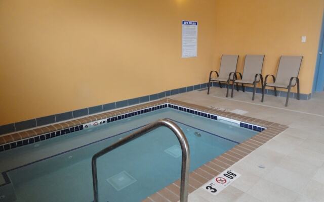 Canby Inn And Suites