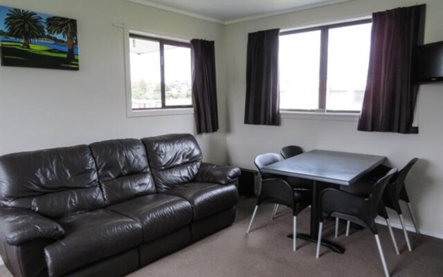 Raglan Holiday Park