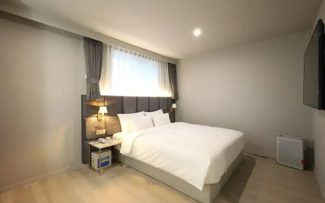 Changwon Denvasta Hotel Myeongseo Branch