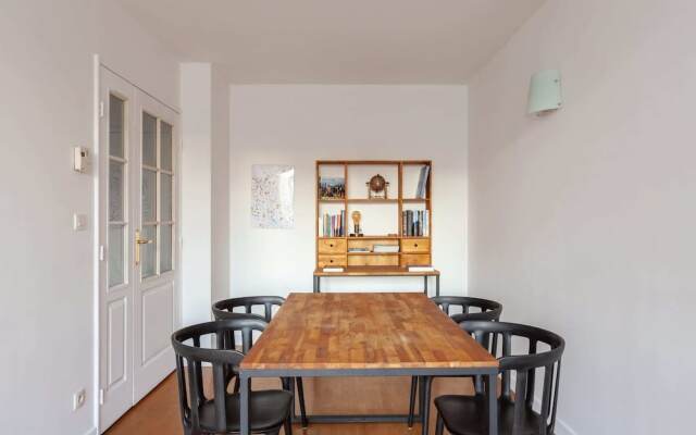 Family/modern 4 People With Netflix -15 min Walk From Center