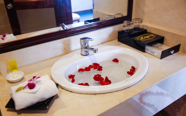 Legacy Riverside Danang Hotel