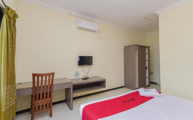 RedDoorz near Gubeng Station