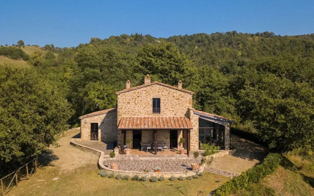 Splendid Villa in Preggio With Swimming Pool