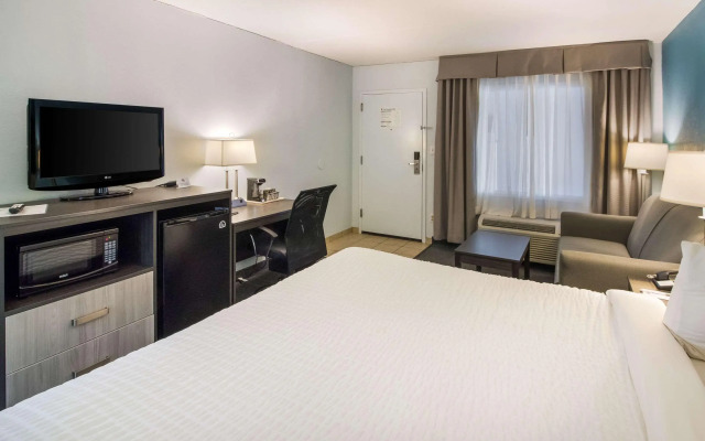 Clarion Inn Cleveland near University