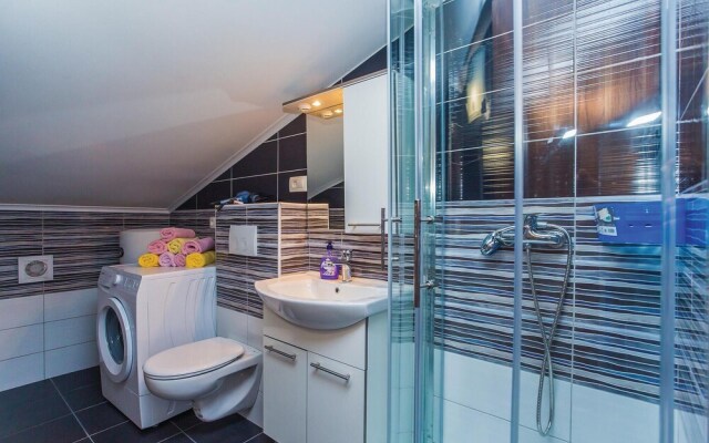 Nice Apartment in Makarska With 1 Bedrooms and Wifi