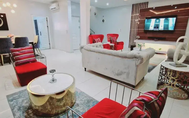Luxury 3-bed House in Gated Estate With Pool Lekki