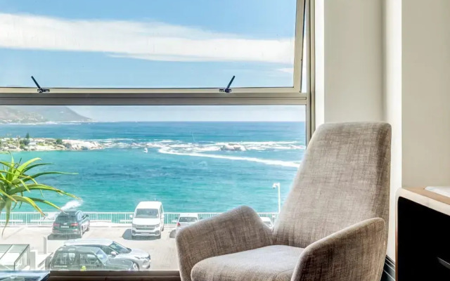 Chic Apartment w Amazing Views Dunmore Luxe