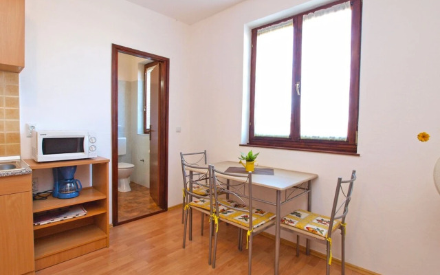 Apartment 990