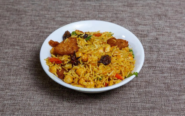 The Colonial Manek Manor